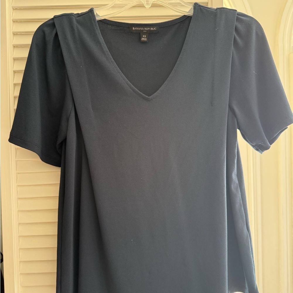 Banana Republic Navy V-Neck Short Sleeve Tee